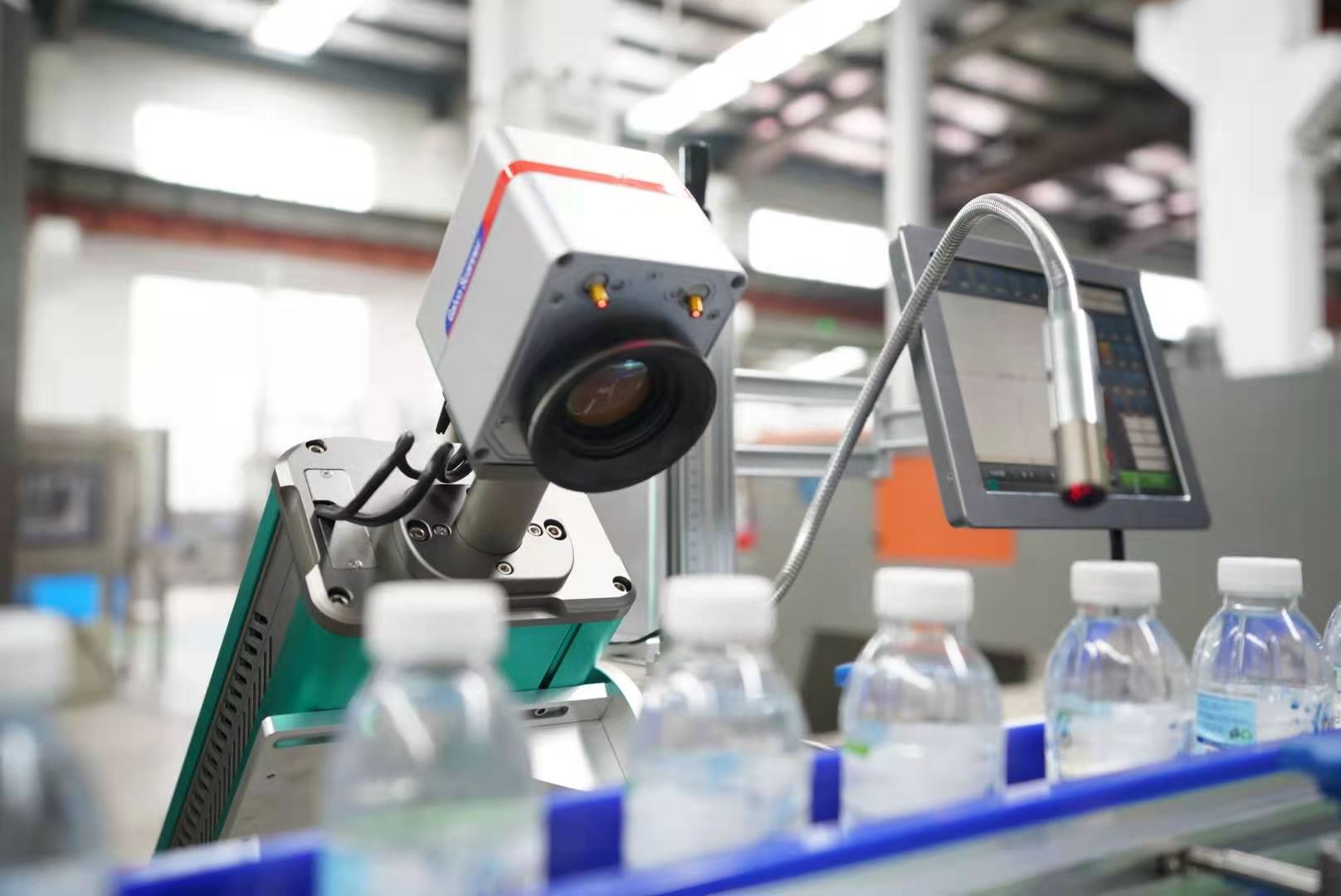 激光喷码机.jpg 激光喷码机.jpg